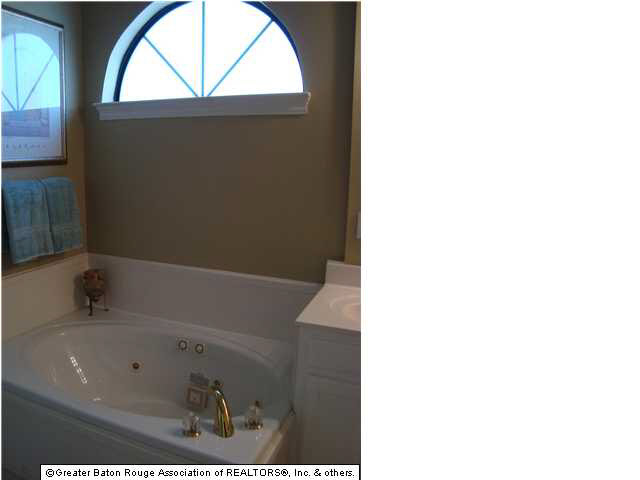 17714 Twin Ridge Avenue Baton Rouge, LA 70817 - Photo 8 of 9 Gallery Image 8