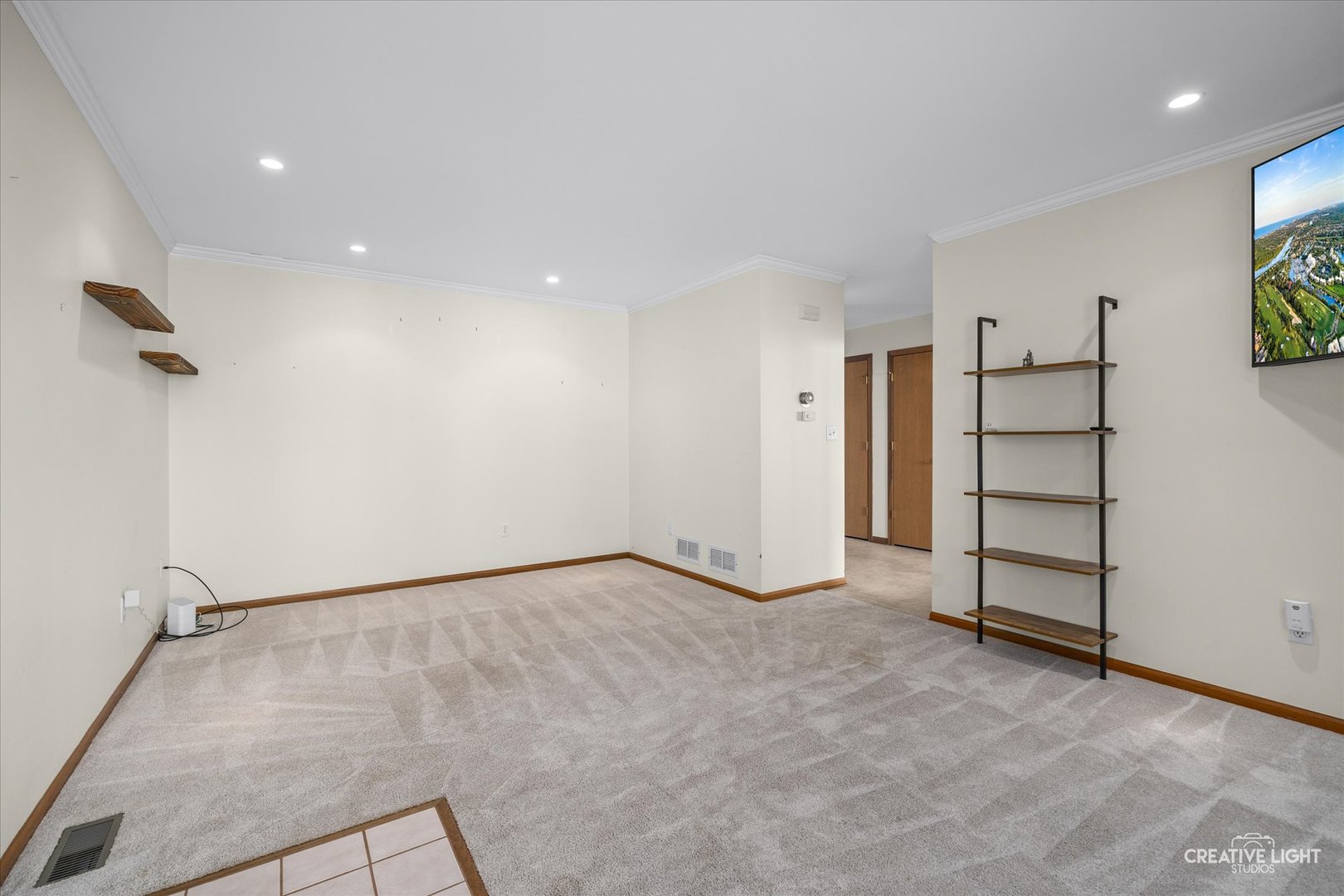 48 Silver Trail North Aurora, IL 60542 - Photo 3 of 29 a view of an empty room