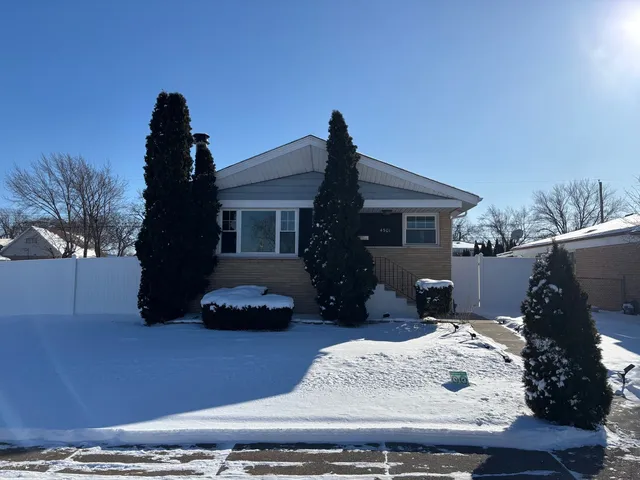a house view with a outdoor space