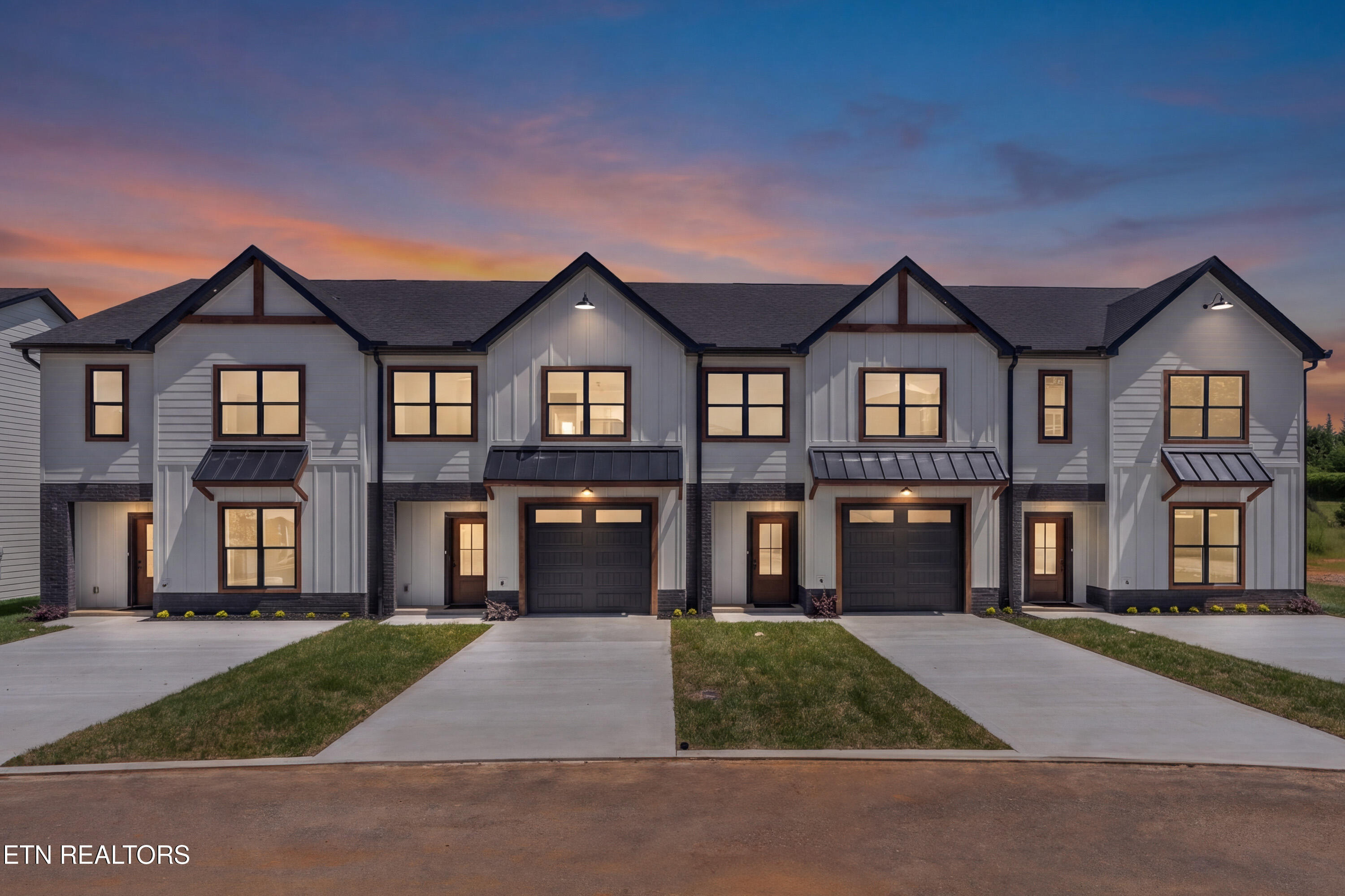 1361 Grace Ridge Drive Sevierville, TN 37862 - Photo 2 of 53 GRT - 1361-08