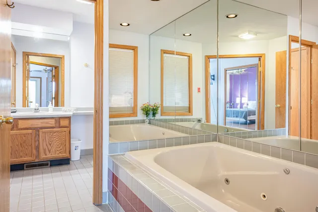 $265,000 | 530 East Hiawatha Drive, Unit 315, Wisconsin Dells, WI 53965