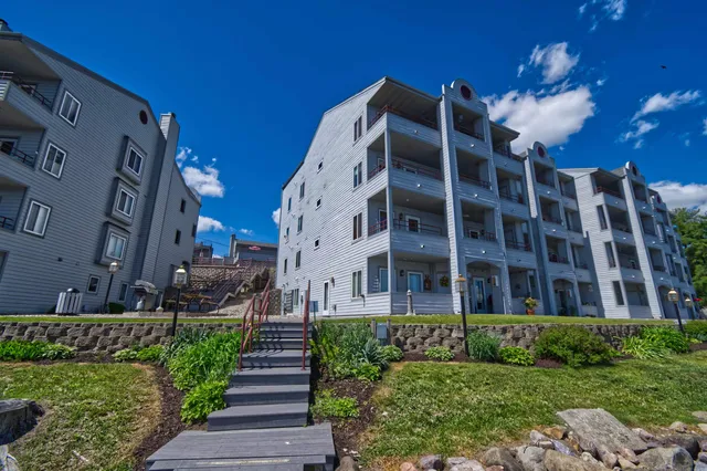 $265,000 | 530 East Hiawatha Drive, Unit 315, Wisconsin Dells, WI 53965