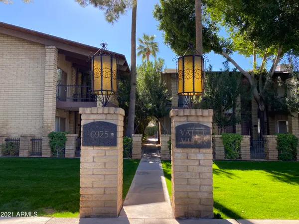$3,000 | 6925 East 4th Street, Unit 2, Scottsdale, AZ 85251