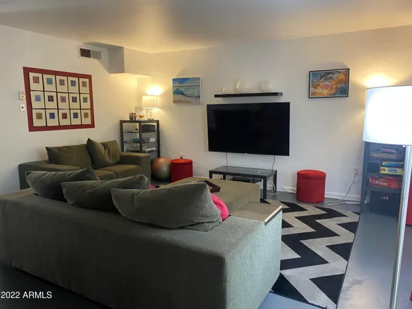 $3,000 | 6925 East 4th Street, Unit 2, Scottsdale, AZ 85251