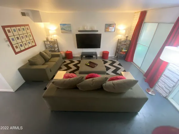 $3,000 | 6925 East 4th Street, Unit 2, Scottsdale, AZ 85251