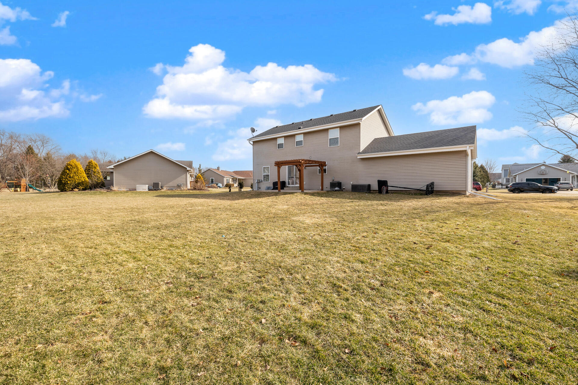 N7848 Maple Ridge Road Oconomowoc, WI 53066 - Photo 11 of 34 11-Exterior_N7848 Maple Ridge Rd
