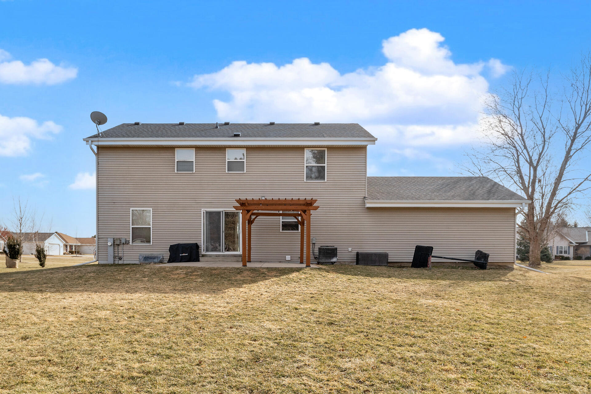 N7848 Maple Ridge Road Oconomowoc, WI 53066 - Photo 8 of 34 8-Exterior_N7848 Maple Ridge Rd