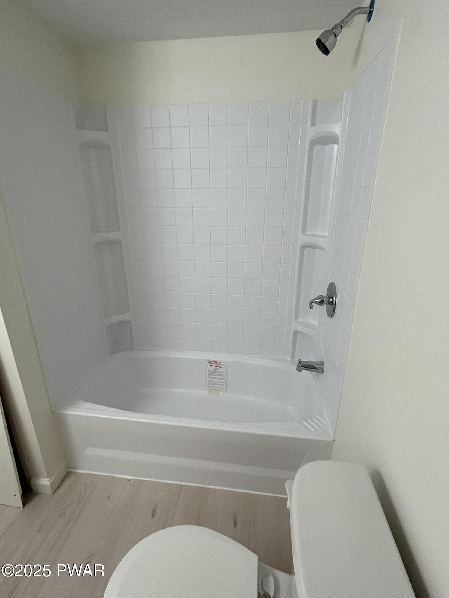 126 Middle Road Greentown, PA 18426 - Photo 27 of 32 Main Bath