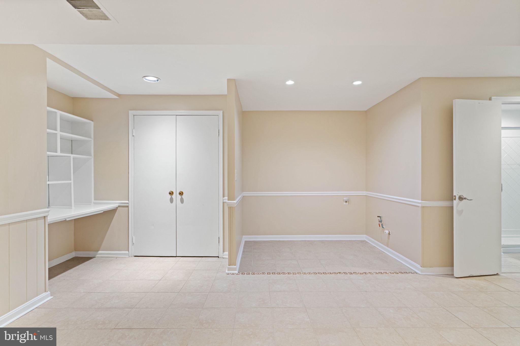9833 Natick Road Burke, VA 22015 - Photo 41 of 50