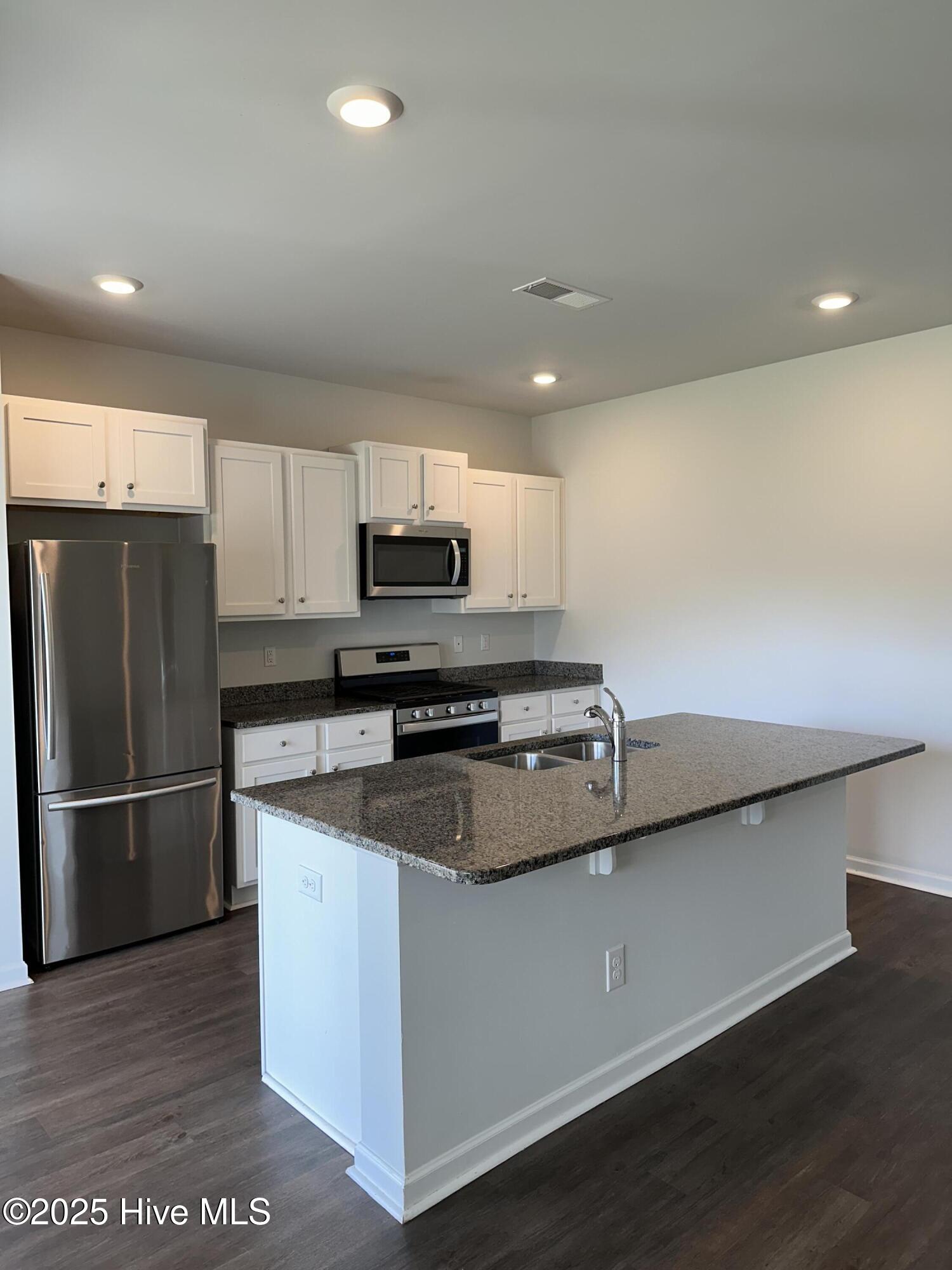 9074 St George Road, Unit 21 Wilmington, NC 28411 - Photo 5 of 12 kitchen 3