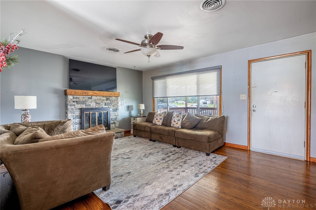 2840 Lantz Road Dayton, OH 45432 - Photo 4 of 40 Gallery Image 4