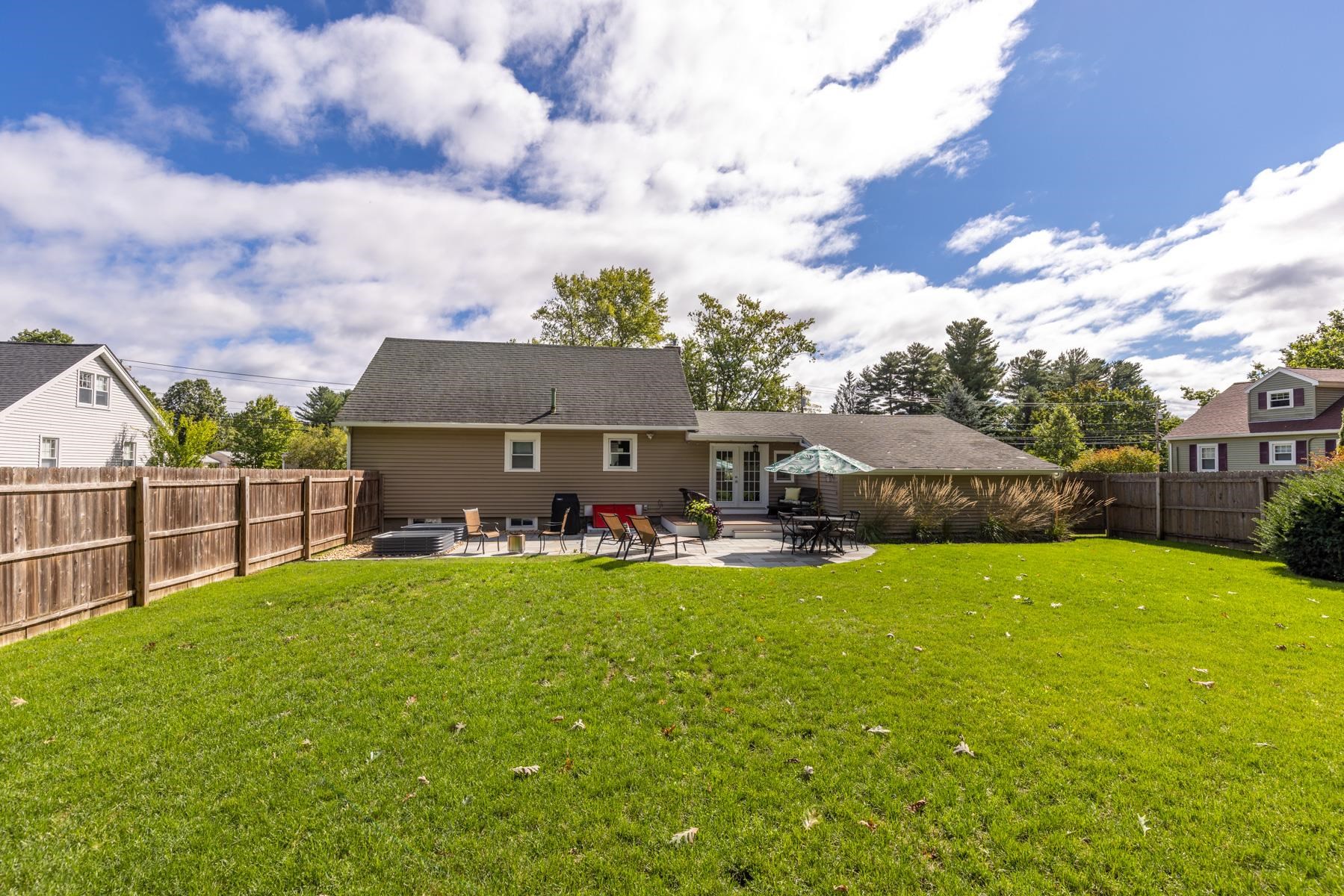 127 Back River Road Dover, NH 03820 - Photo 11 of 40