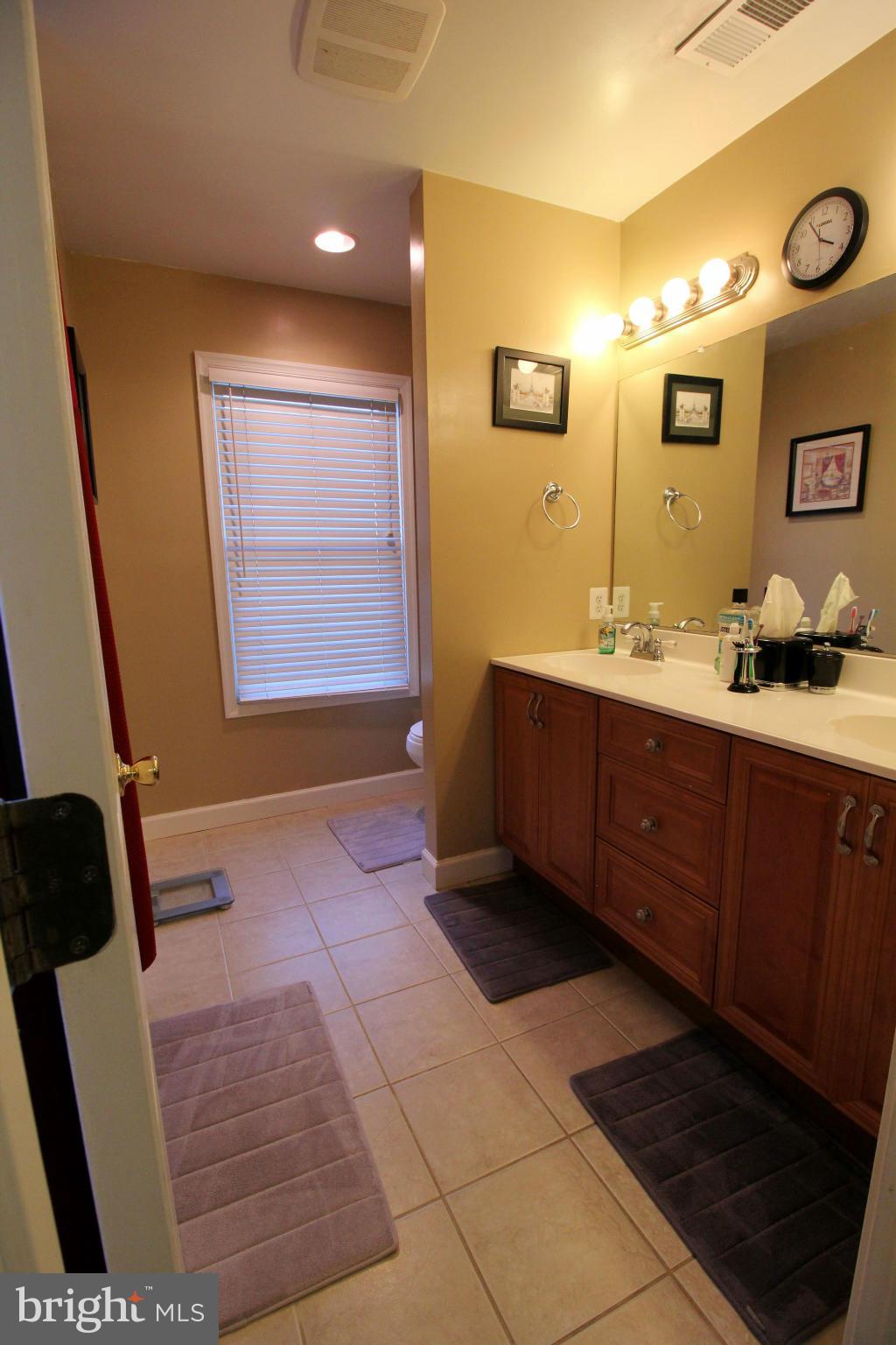 7308 Inzer Street Springfield, VA 22151 - Photo 23 of 30 Bath (Master)