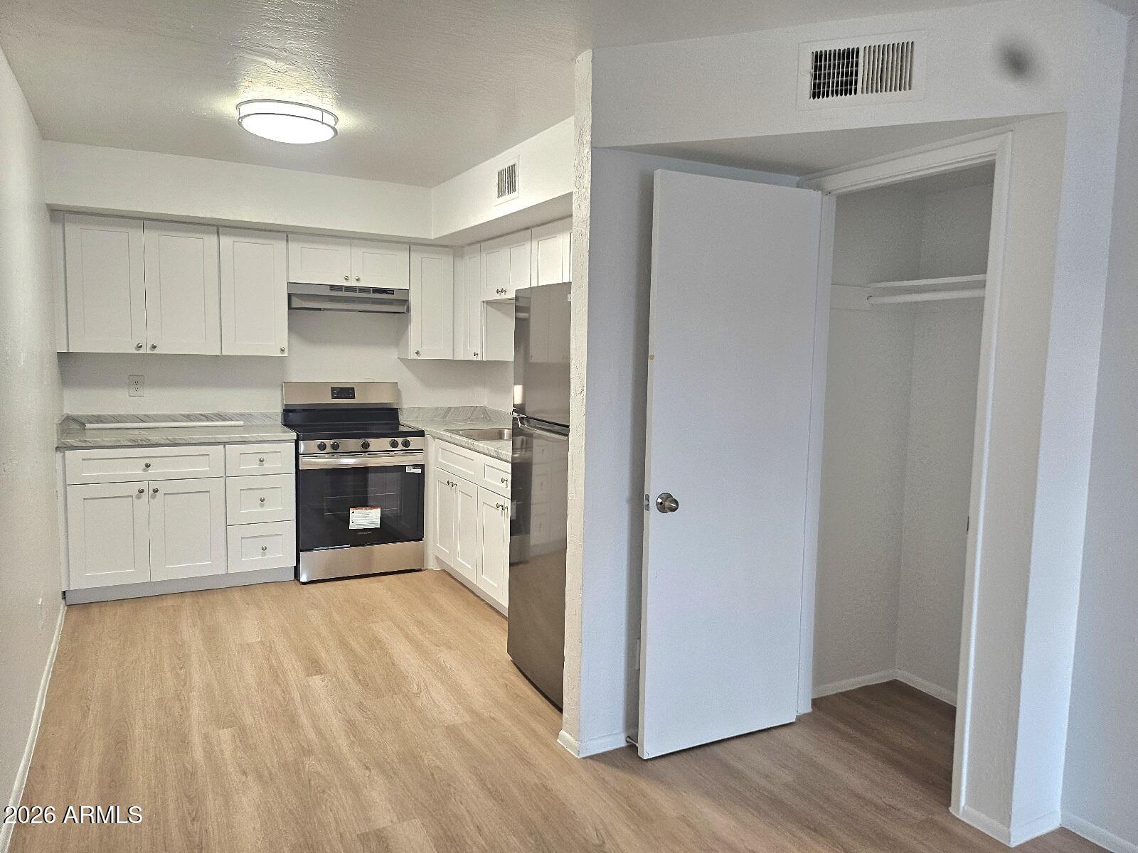 510 East Hatcher Road, Unit OFC Phoenix, AZ 85020 - Photo 34 of 47 Unit 208 Interior