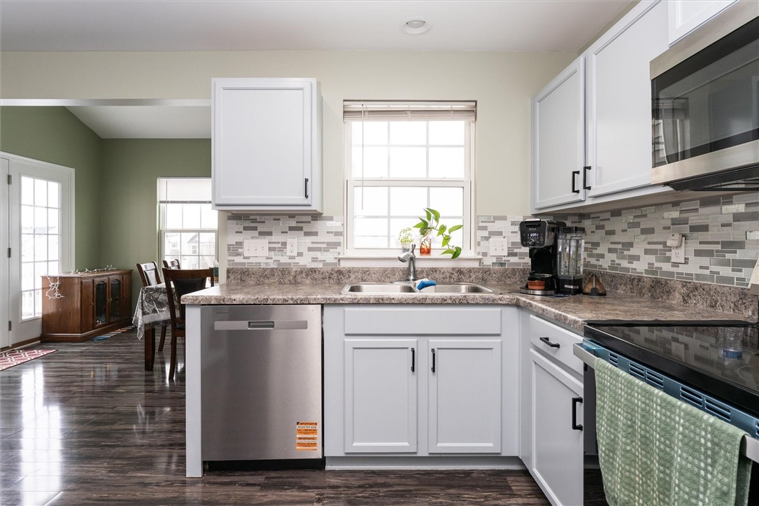 203 Elmcrest Rise Henrietta, NY 14586 - Photo 13 of 49