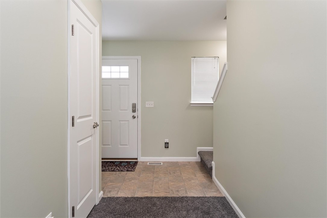 203 Elmcrest Rise Henrietta, NY 14586 - Photo 4 of 49