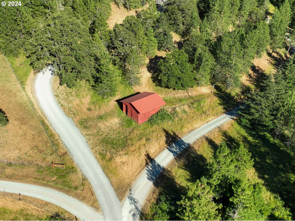 1069 Spring Brook Road Myrtle Creek, OR 97457 - Photo 39 of 43 a view of a yard