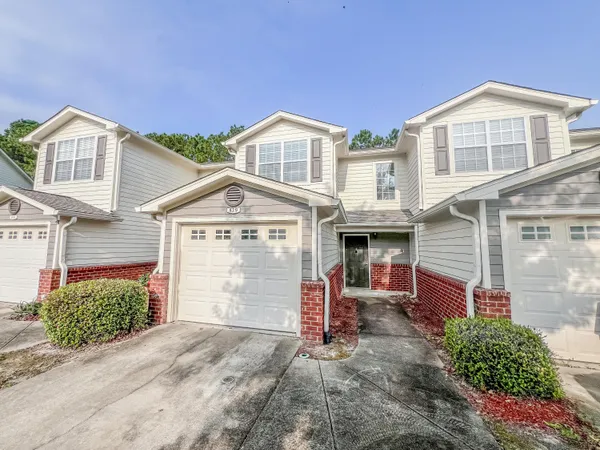 $1,350 | 529 Wingspan Way, Crestview, FL 32536