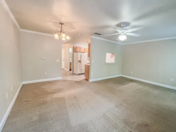 $1,350 | 529 Wingspan Way, Crestview, FL 32536