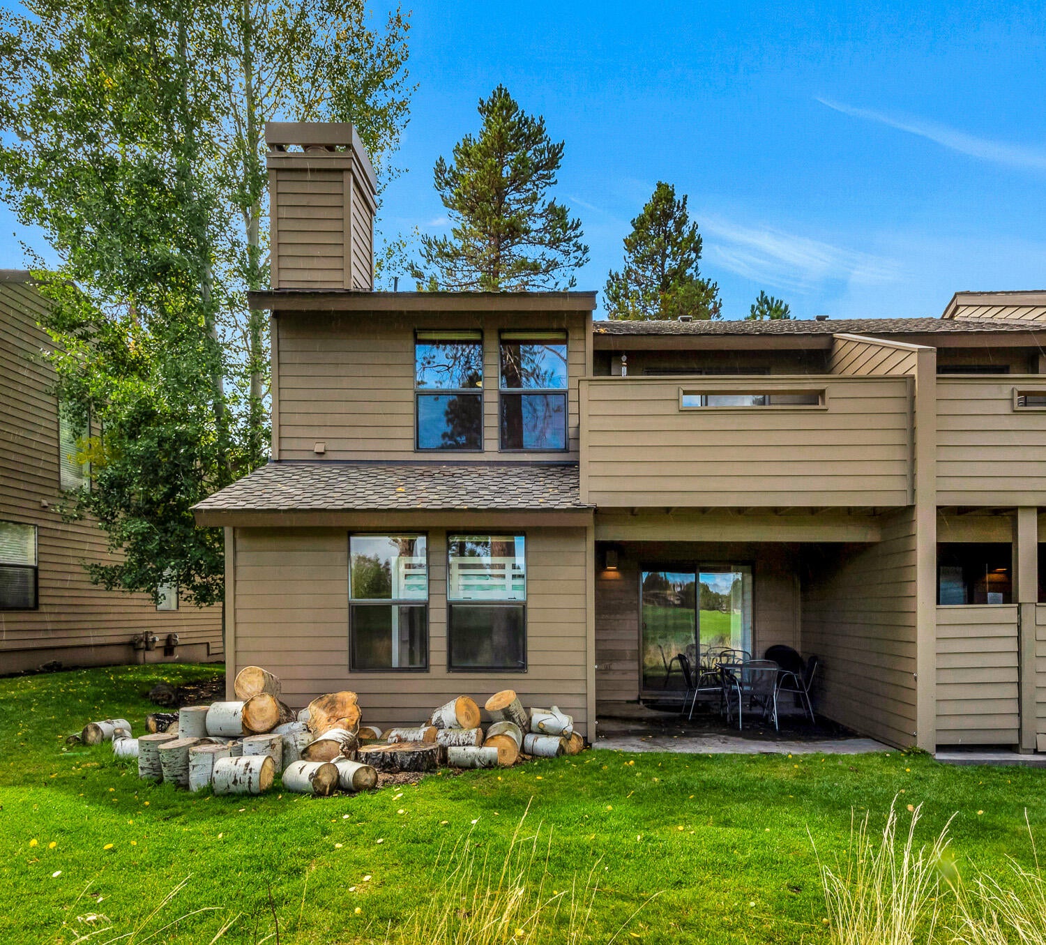 17812 West Core Road, Unit 29 Sunriver, OR 97707 - Photo 21 of 24 Exterior Back