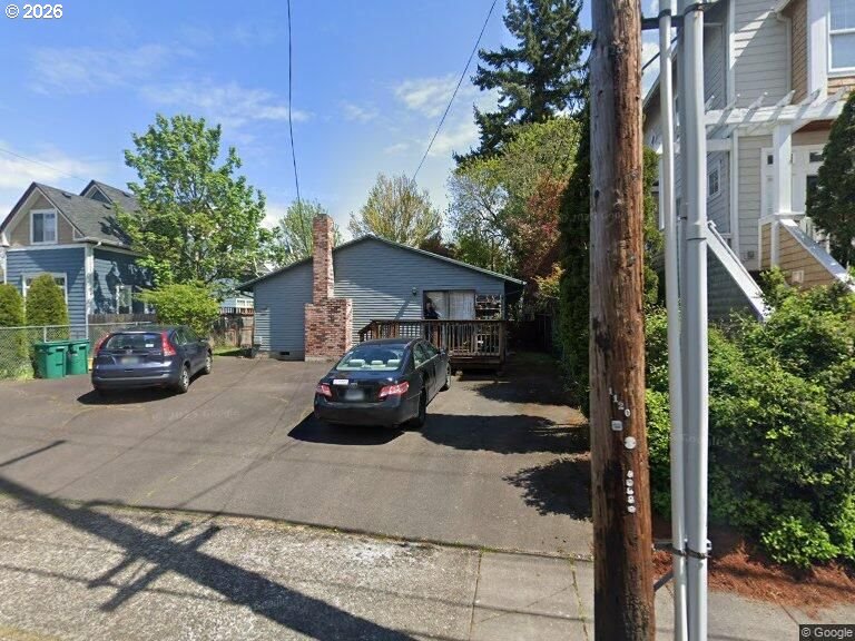 1118 Southeast 45th Avenue Portland, OR 97215 - Photo 2 of 6