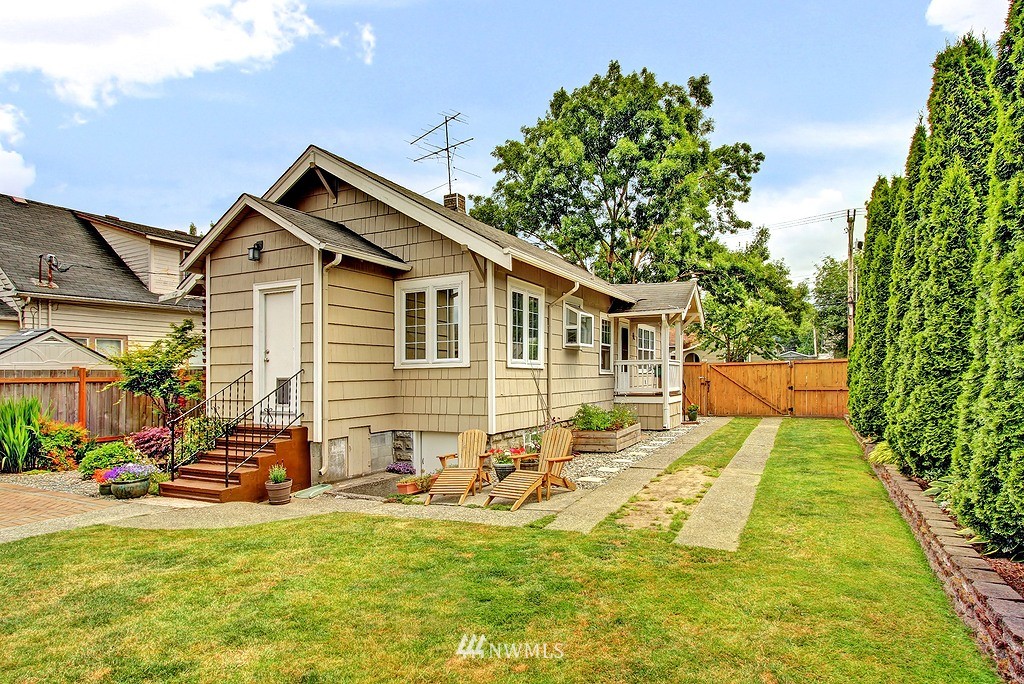 223 Park Avenue North Renton, WA 98057 - Photo 1 of 12 Gallery Image 1