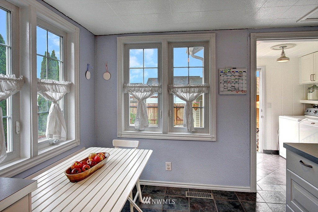 223 Park Avenue North Renton, WA 98057 - Photo 6 of 12 Gallery Image 6