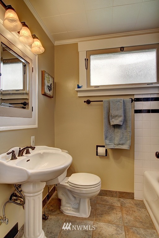 223 Park Avenue North Renton, WA 98057 - Photo 8 of 12 Gallery Image 8