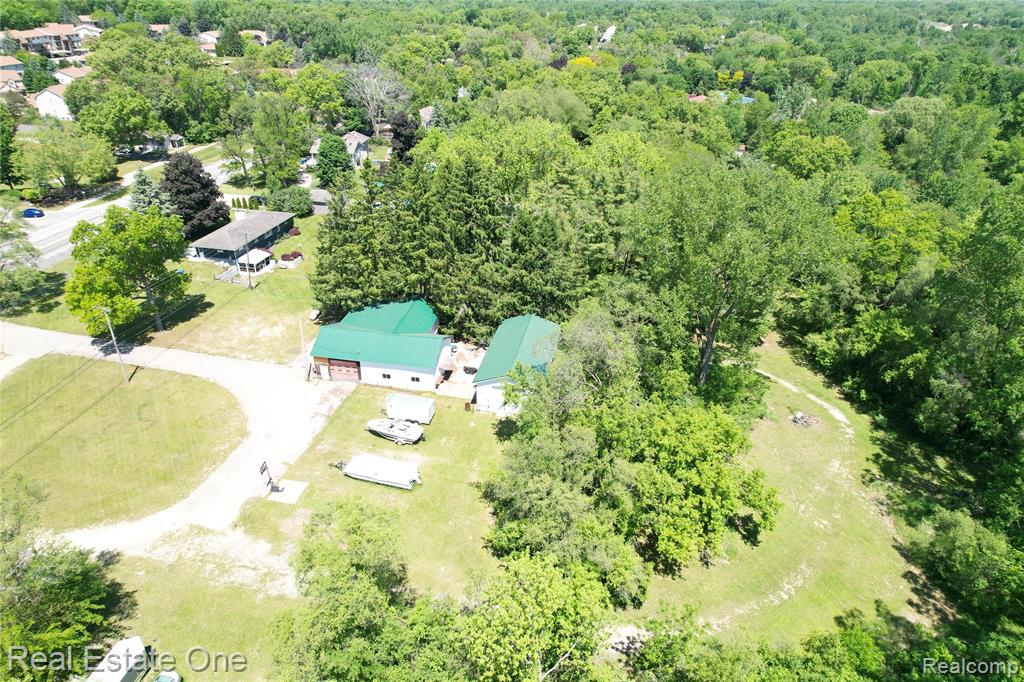 1325 South Hospital Road Waterford, MI 48327 - Photo 8 of 54