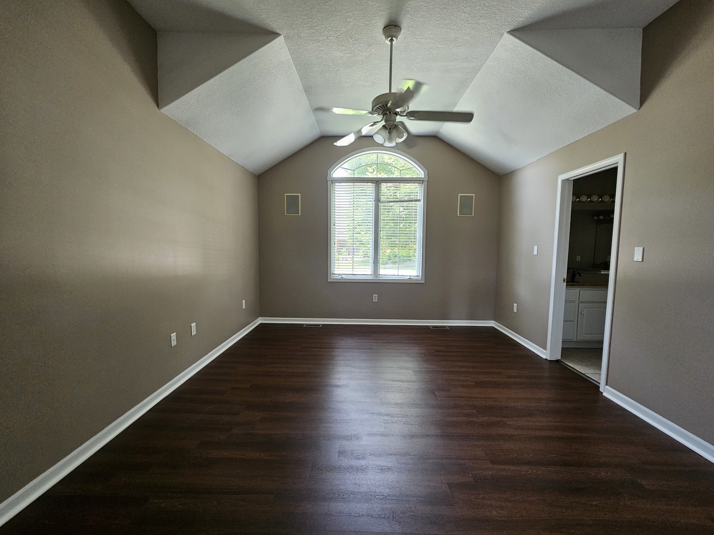 210 Barrington Drive Bourbonnais, IL 60914 - Photo 9 of 22