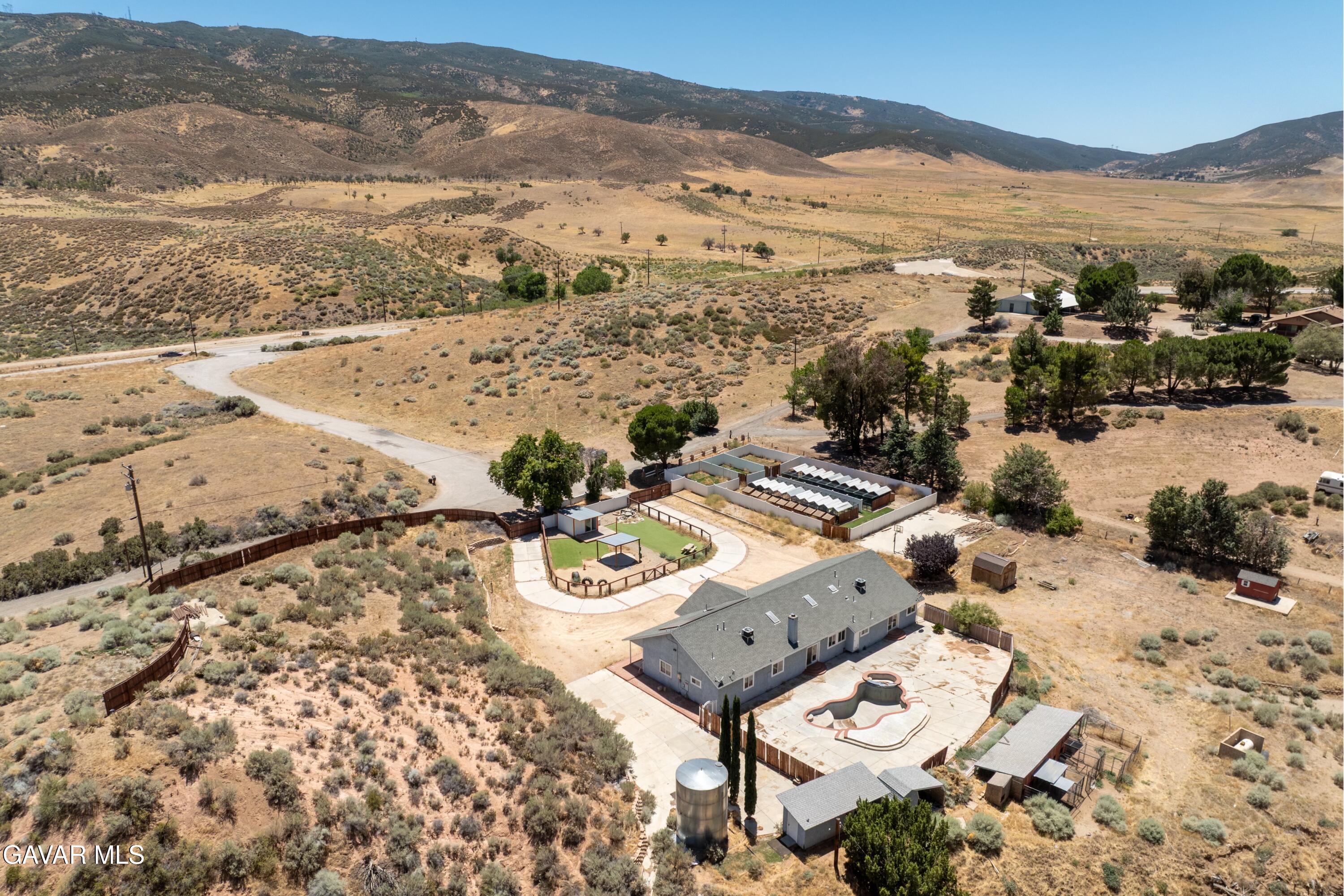 6221 Elizabeth Lake Road Leona Valley, CA 93551 - Photo 35 of 37 34