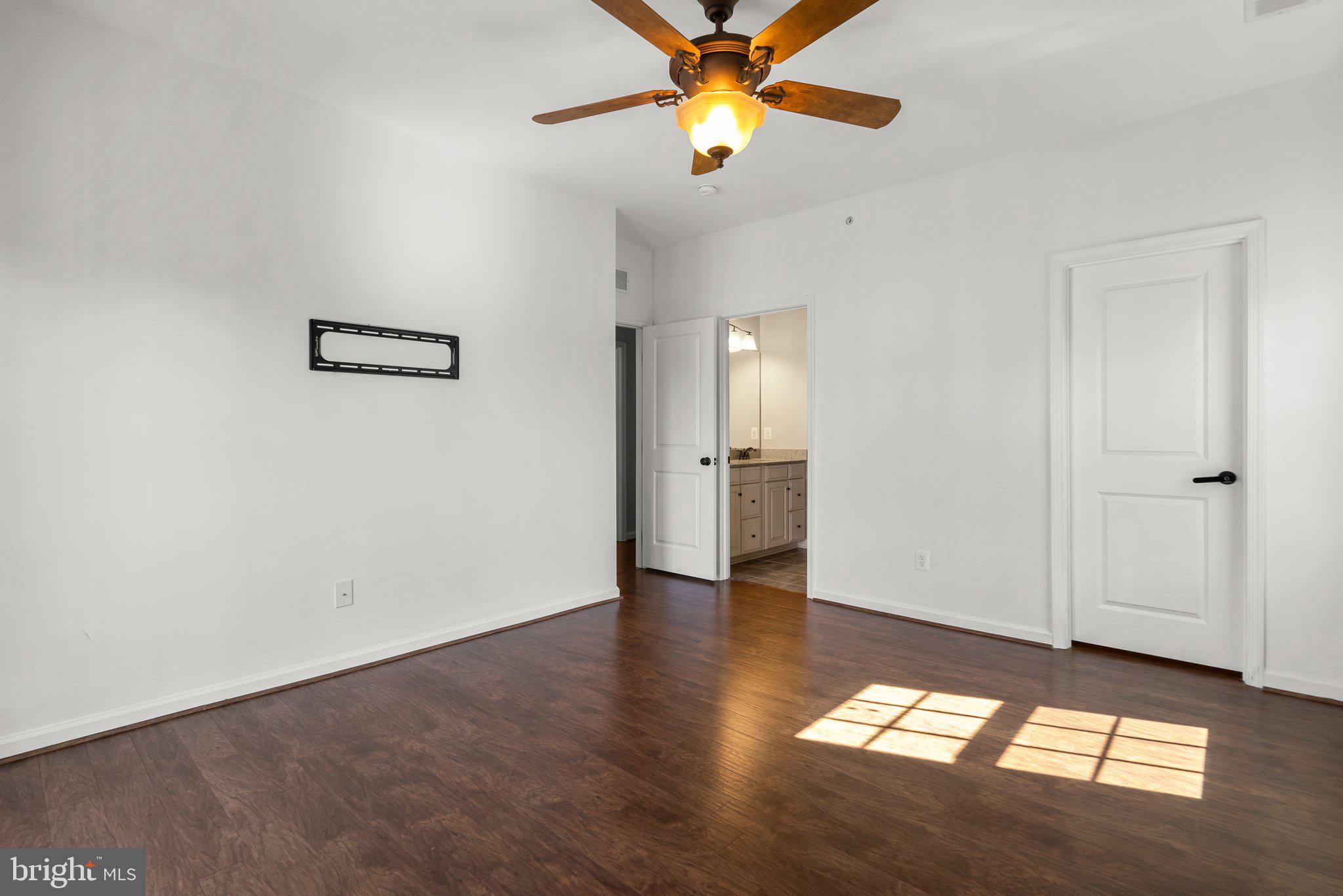 24684 Footed Ridge Terrace Sterling, VA 20166 - Photo 13 of 25 Primary bedroom