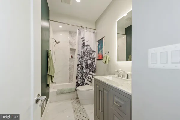 $4,200 | 4527 Georgia Avenue Northwest, Unit 2, Washington, DC 20011