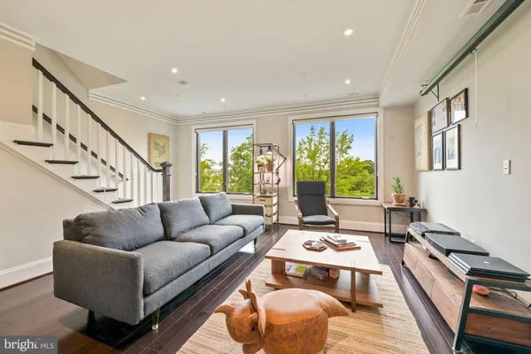 $4,200 | 4527 Georgia Avenue Northwest, Unit 2, Washington, DC 20011