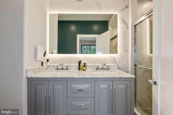 $4,200 | 4527 Georgia Avenue Northwest, Unit 2, Washington, DC 20011