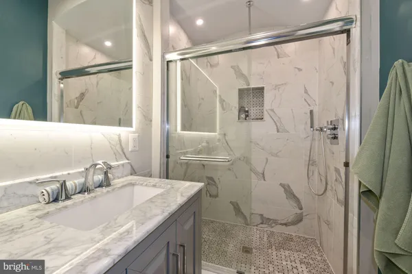 $4,200 | 4527 Georgia Avenue Northwest, Unit 2, Washington, DC 20011