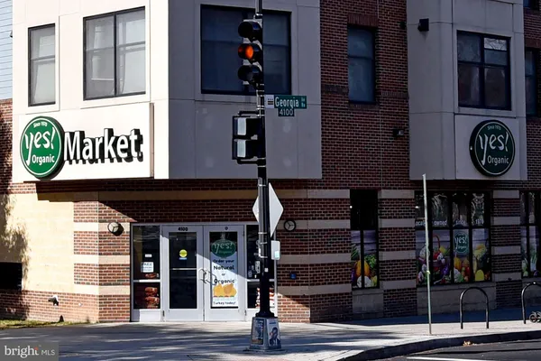 $4,200 | 4527 Georgia Avenue Northwest, Unit 2, Washington, DC 20011