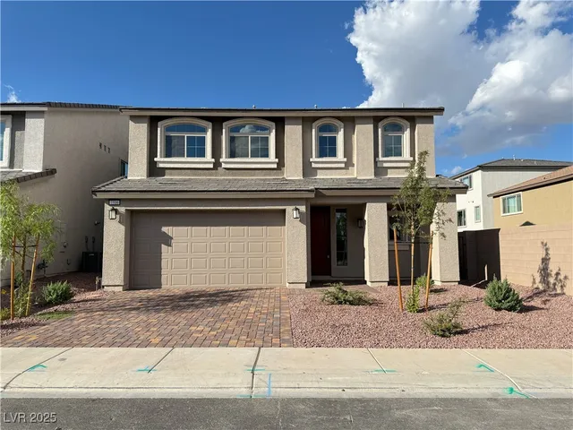 $2,950 | 7516 Castlegreen Avenue, Las Vegas, NV 89113