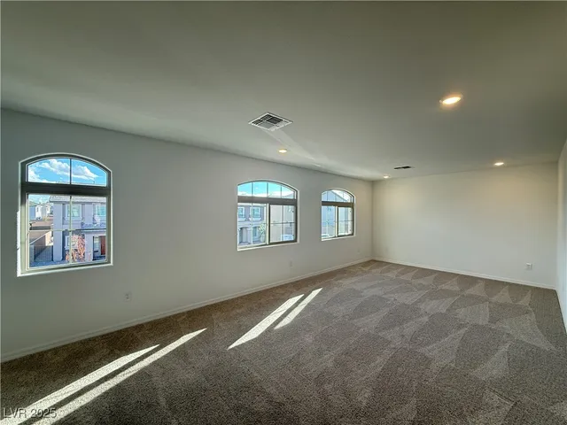 $2,950 | 7516 Castlegreen Avenue, Las Vegas, NV 89113