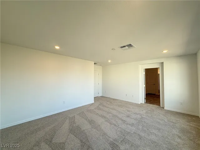 $2,950 | 7516 Castlegreen Avenue, Las Vegas, NV 89113