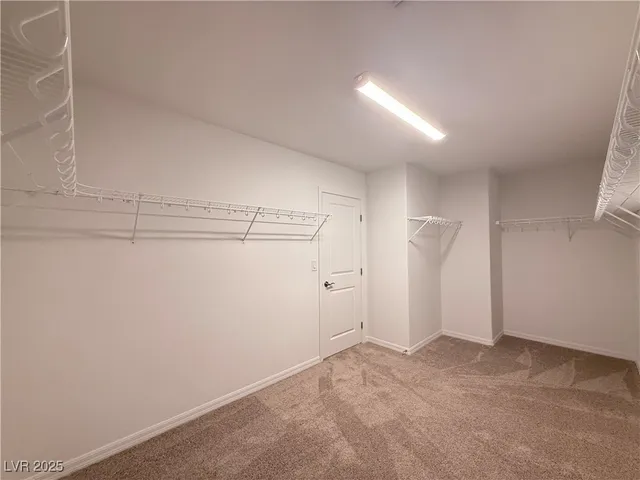 $2,950 | 7516 Castlegreen Avenue, Las Vegas, NV 89113