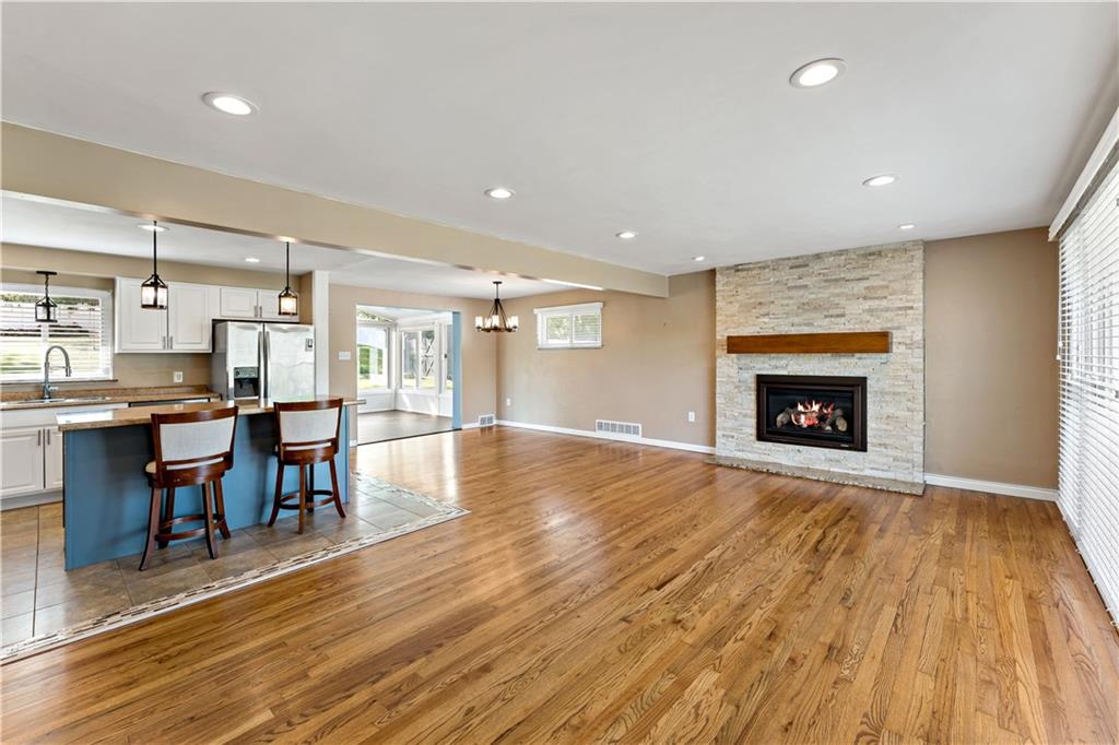 210 East Harbison Road Pittsburgh, PA 15205 - Photo 3 of 39