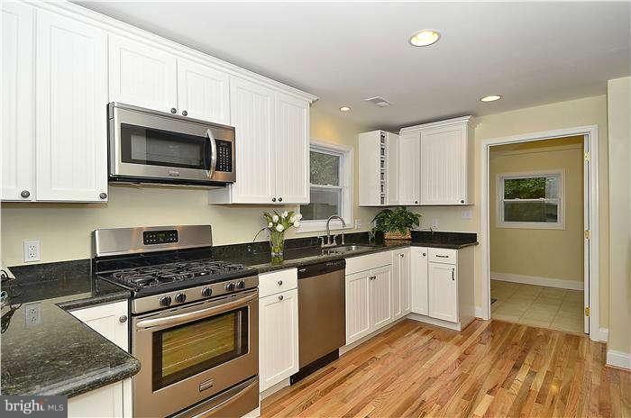 1420 Ellis Road Annapolis, MD 21403 - Photo 3 of 30 Kitchen