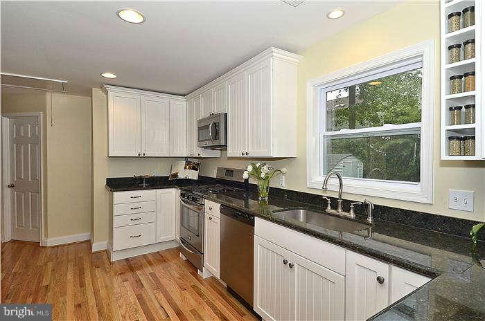 1420 Ellis Road Annapolis, MD 21403 - Photo 4 of 30 Kitchen