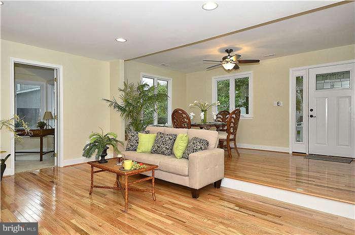 1420 Ellis Road Annapolis, MD 21403 - Photo 8 of 30 Living Room