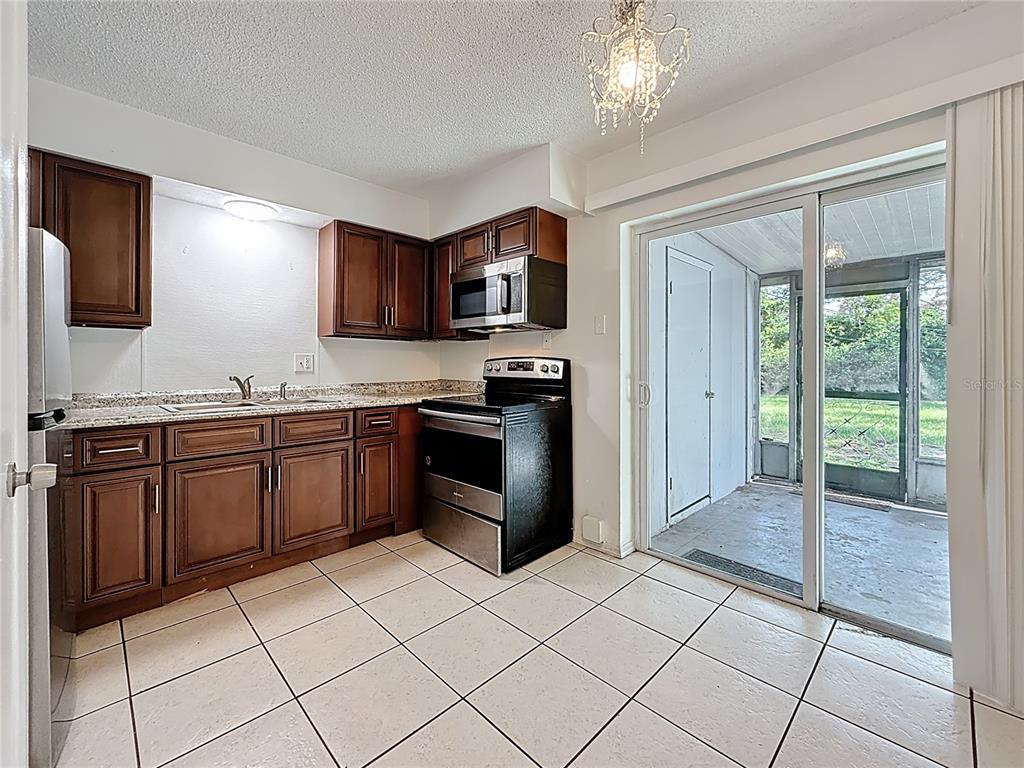 2319 18th Avenue Southwest Largo, FL 33774 - Photo 3 of 39