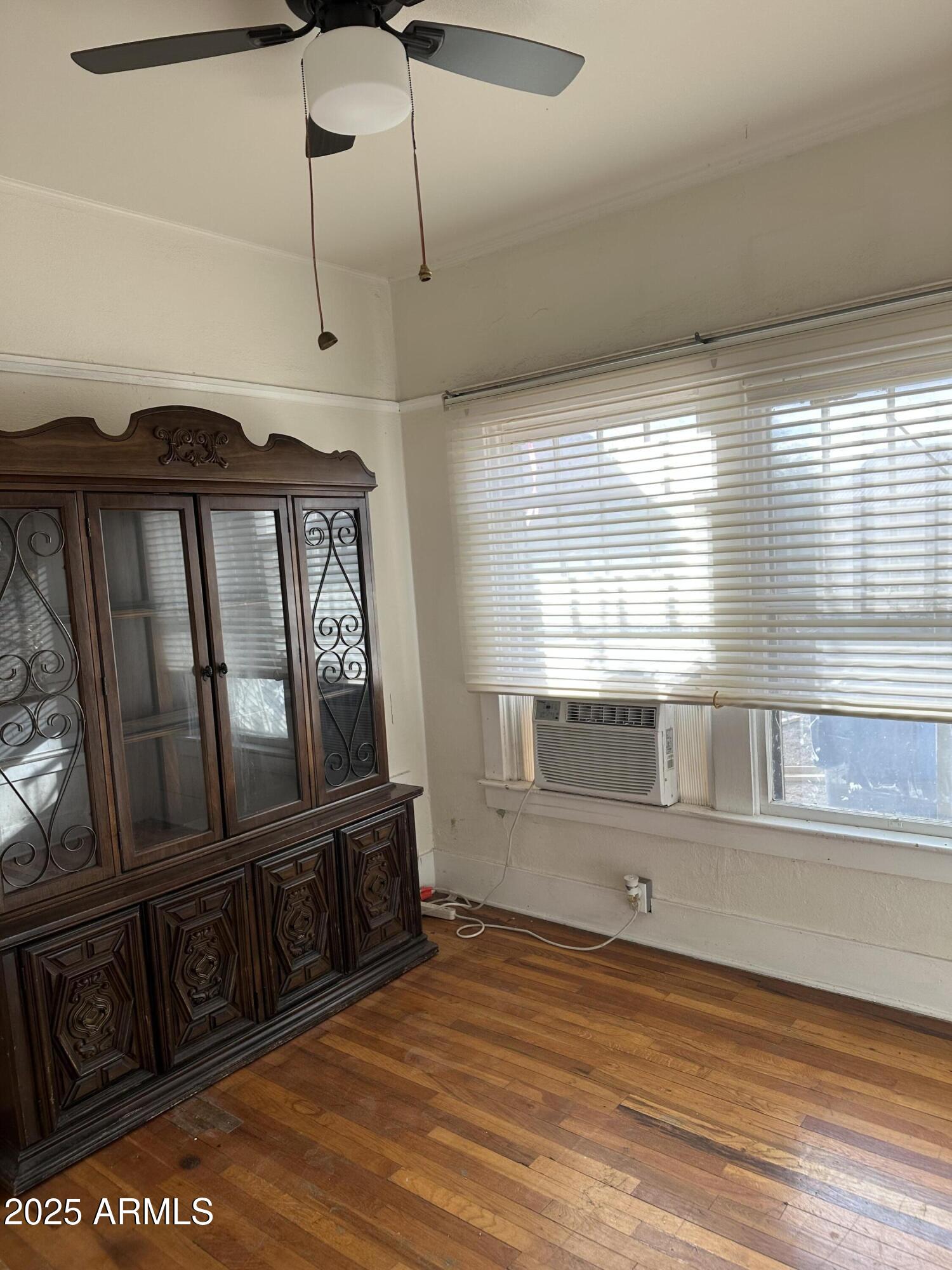 1008 North 27th Street Phoenix, AZ 85008 - Photo 12 of 15 a view of a livingroom with wooden floor