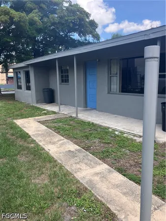 $2,000 | 2009 Maravilla Circle, Fort Myers, FL 33901