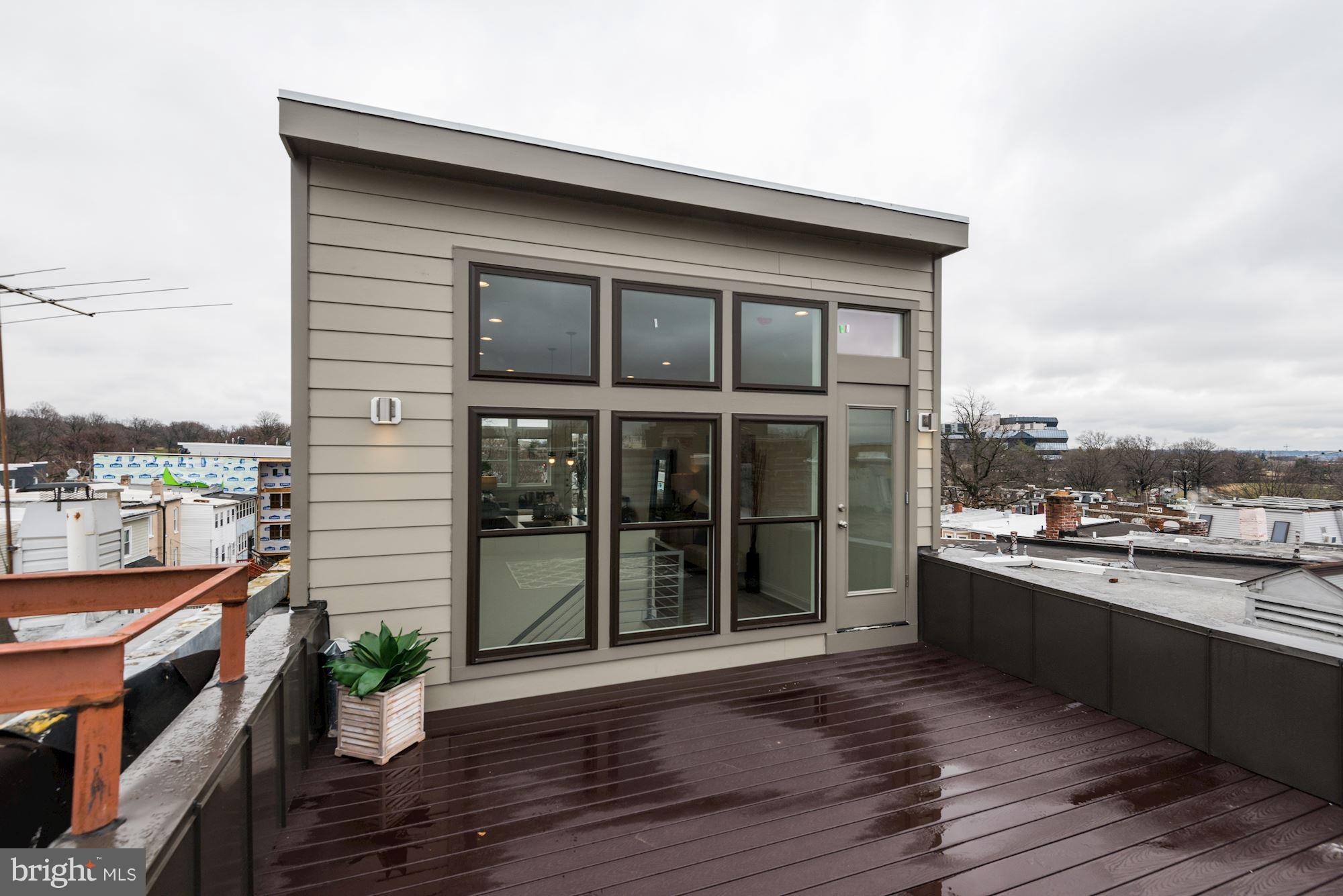 3123 Warder Street Northwest, Unit 3 Washington, DC 20010 - Photo 4 of 17 LOTS of windows let is TONS of light