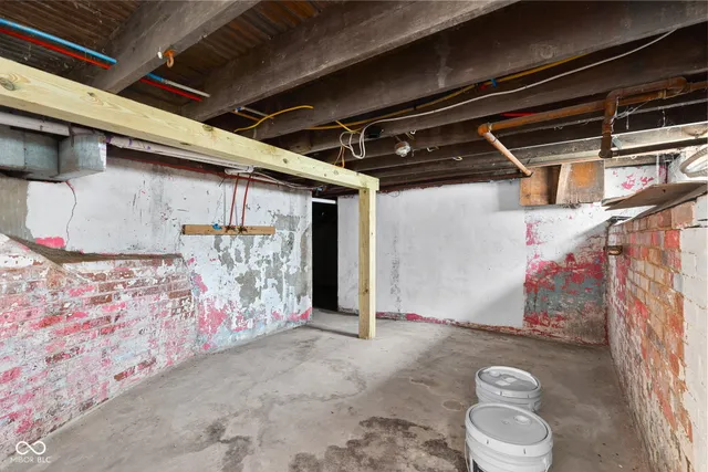 $250,000 | 425 Sanders Street, Indianapolis, IN 46225